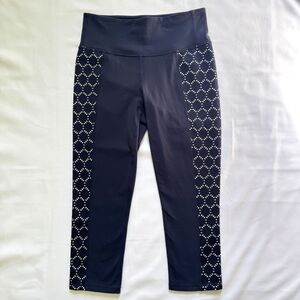 Athleta Chaturanga Navy Blue Cropped Capri Leggings White Eyelet Size Small